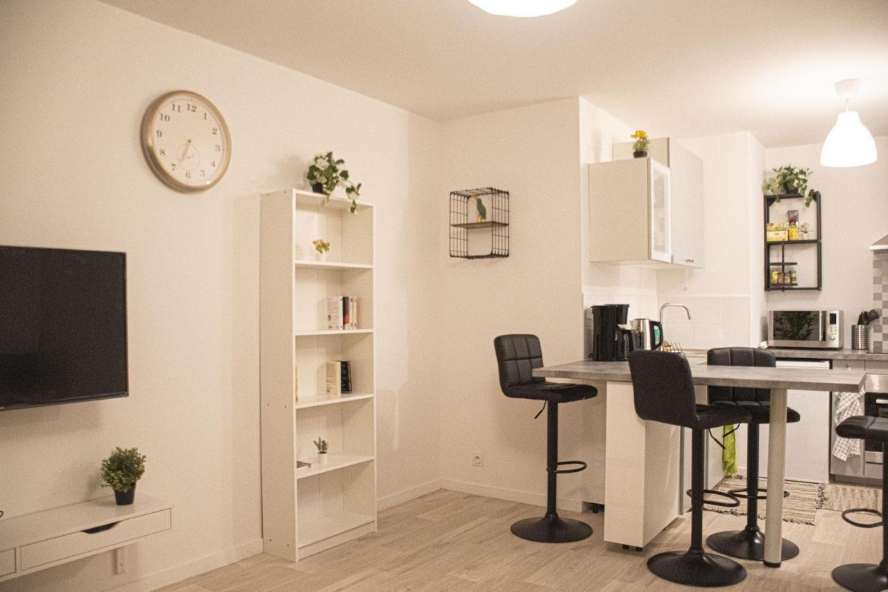 Superbe Appartement Entre Paris Et Disneyland Gagny エクステリア 写真
