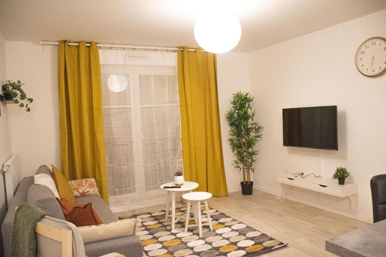 Superbe Appartement Entre Paris Et Disneyland Gagny エクステリア 写真